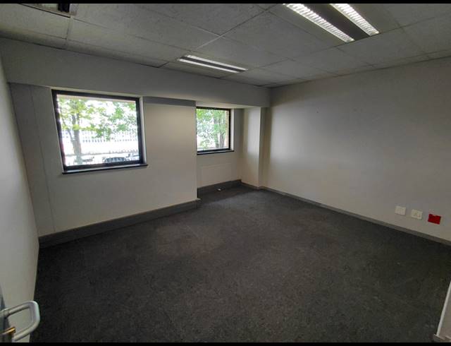 494M² OFFICE TO LET IN RANDJESPARK